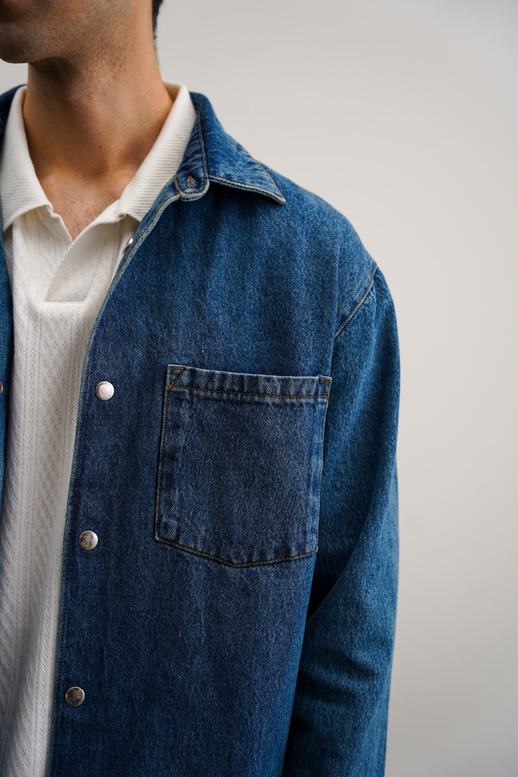 DENIM SHACKET CUFFED SLEEVES AND COLLAR