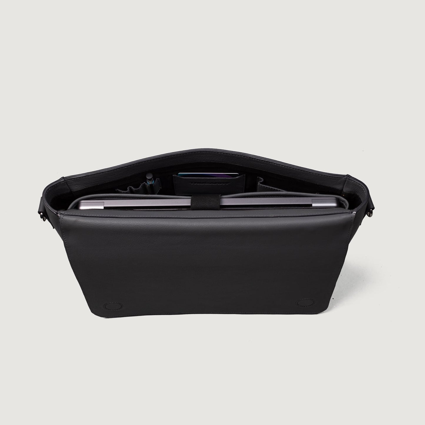 Charismatic gray Armanivogue leather shoulder bag