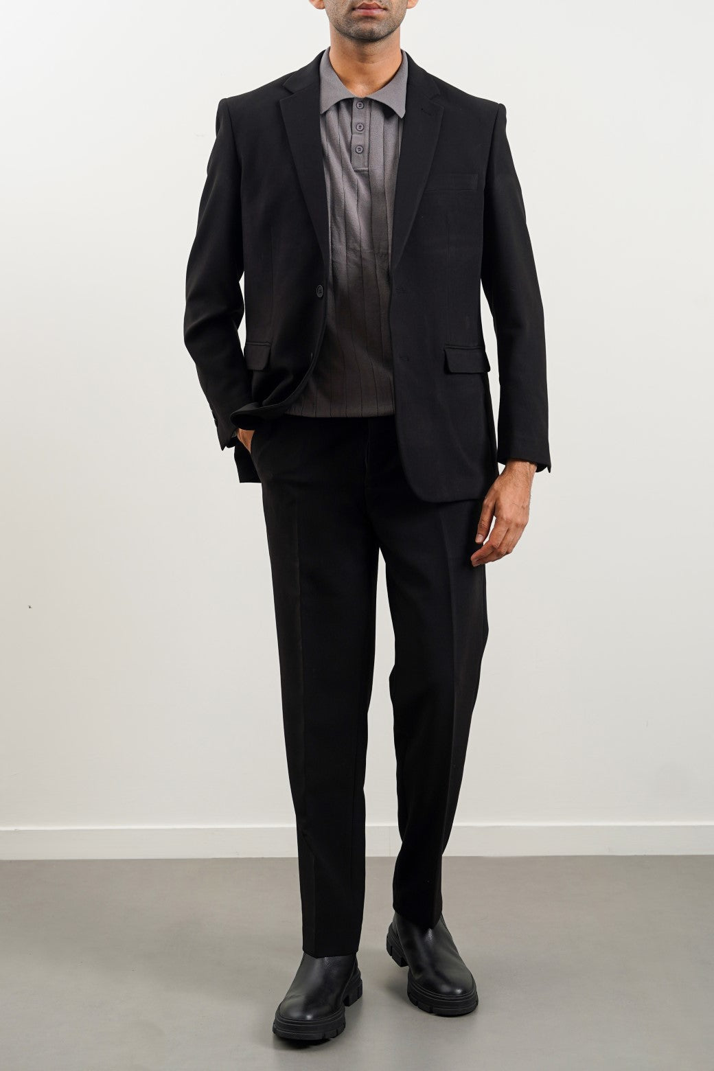 TAILORED FIT BLAZER