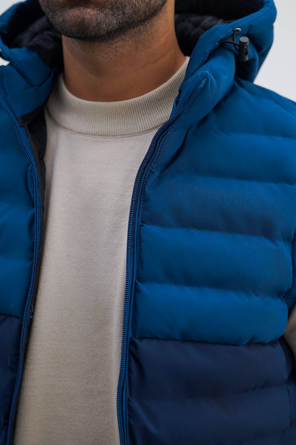 CONTRAST GILET