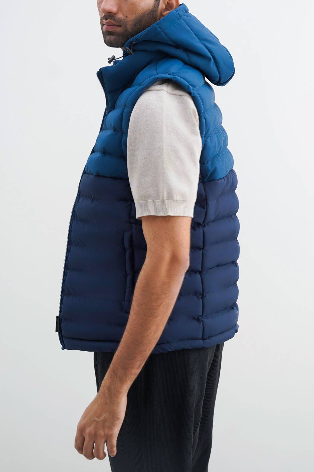 CONTRAST GILET