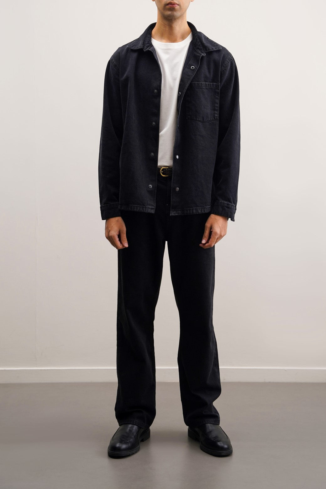 BLACK DENIM SHACKET WITH SNAP BUTTONS