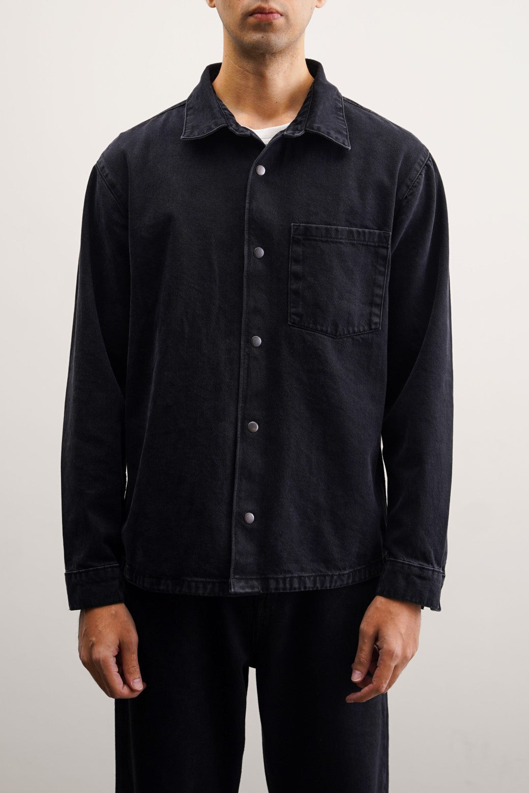 BLACK DENIM SHACKET WITH SNAP BUTTONS