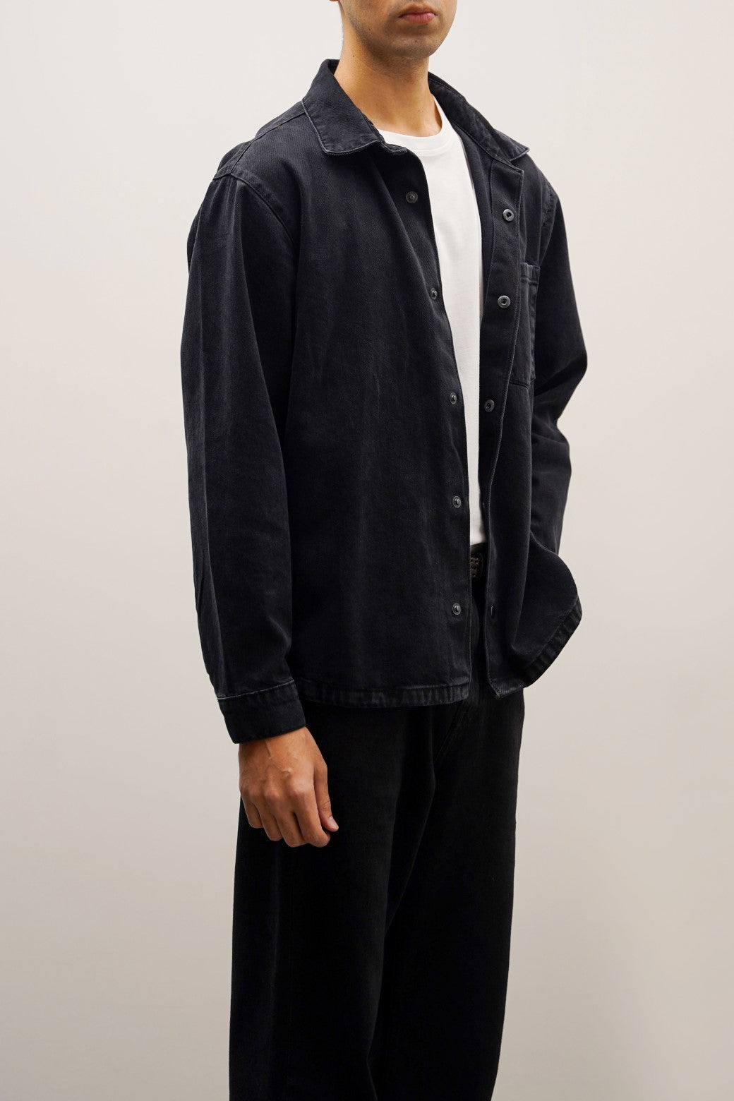 BLACK DENIM SHACKET WITH SNAP BUTTONS