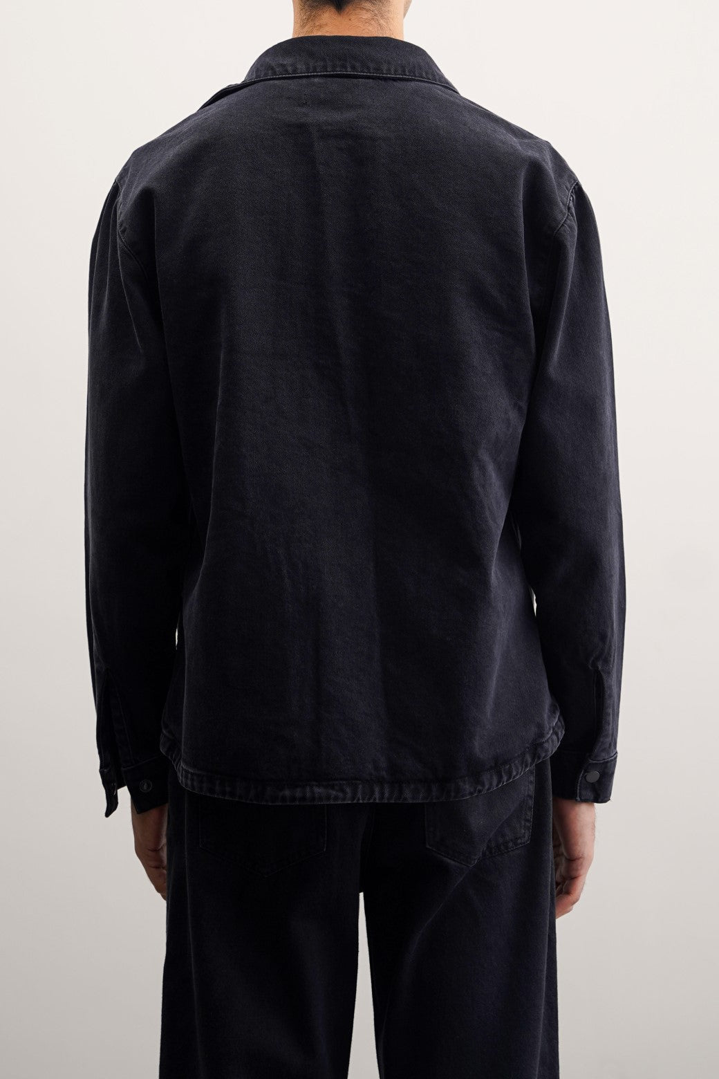 BLACK DENIM SHACKET WITH SNAP BUTTONS